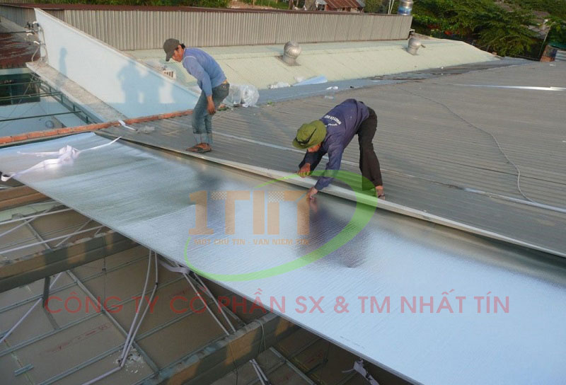 Sử dụng tấm cách nhiệt để chống nóng cho nhà ống sẽ mang lại hiệu quả cao